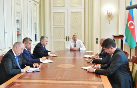 İlham Əliyev yeni təyin olunmuş icra başçıları ilə görüşdü (FOTOLAR)