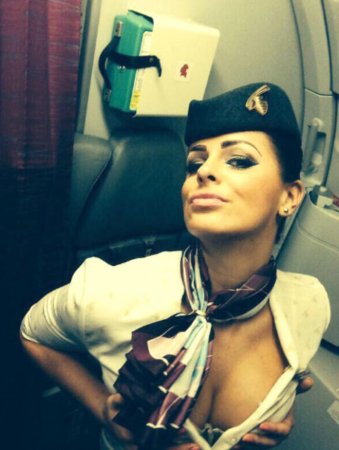 Pilotla stüardessanın intim görüntüləri YAYILDI: 
