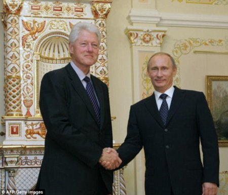 Hillari Klintonun da Rusiya ilə əlaqələri ortaya çıxdı