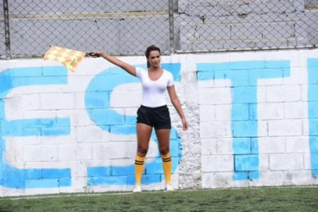 Futbolçular topdan çox ona baxdılar - 