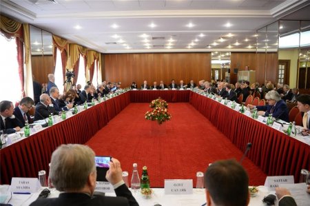 Xəzər dənizi və Qara dəniz regionunun dünyaca məşhur hüquqşünasları Moskvada görüşdülər - 