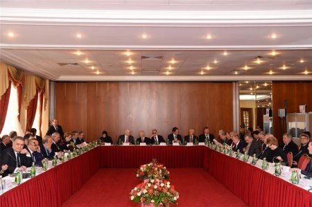 Xəzər dənizi və Qara dəniz regionunun dünyaca məşhur hüquqşünasları Moskvada görüşdülər - 