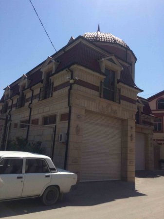 Jurnalistlərin binasından ev almaq istəyən Vaqif Əsədovun milyonluq villası — 