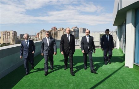 Prezident İlham Əliyev Nərimanov Rayon Məhkəməsinin yeni inzibati binasının açılışında iştirak edib
