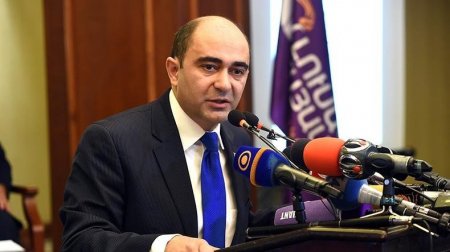 Ermənistanda parlament müxalifəti Karapetyanı baş nazir kimi ciddi qəbul etmədi