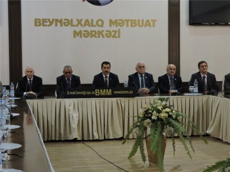 Elçibəyin komandası və sevənləri onu andı -