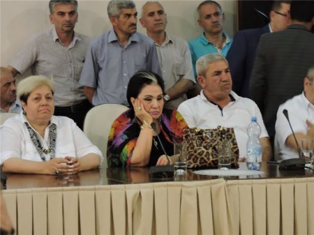 Elçibəyin komandası və sevənləri onu andı -