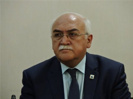 Elçibəyin komandası və sevənləri onu andı -