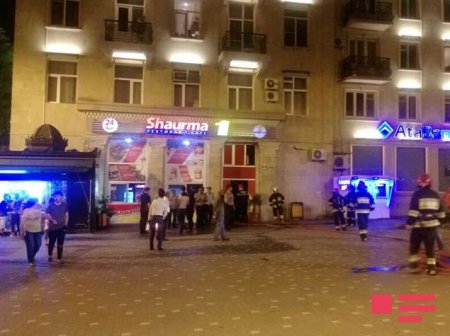 Bakının mərkəzindəki "Şaurma"da yanğın: