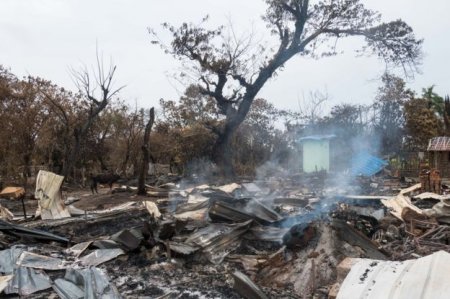 Myanmada müsəlman kəndlərinə od vuran kimdir?