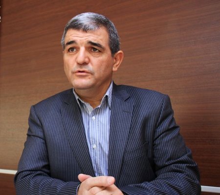 Siyavuş Novruzovun söz atdığı deputat kimdir...