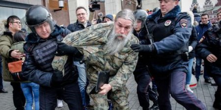 Moskva qarışdı: 380 nəfər həbs edildi