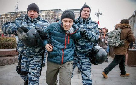 Moskva qarışdı: 380 nəfər həbs edildi