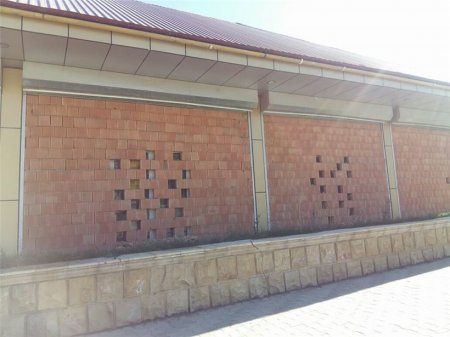 İcra başçısı sahibkarı Gədəbəydən didərgin salmaq istəyir - FOTOLAR