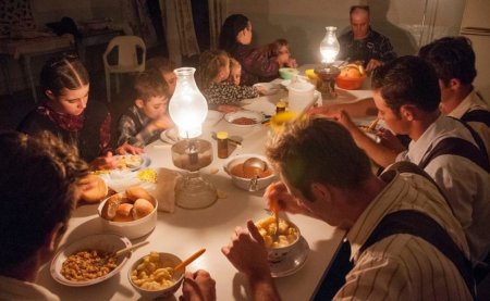 Bir əsrdən çoxdur yatıblar, amma heç biri ölü deyil (FOTOLAR)