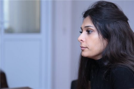 16 yaşında ərə gedən aktrisa: “Subay qız olsaydım, soyunardım” - FOTOLAR