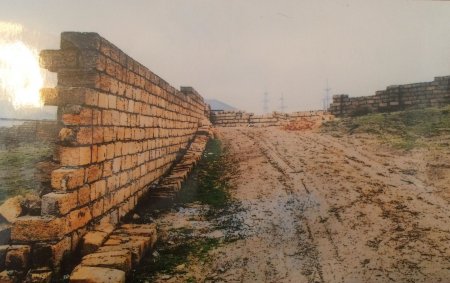 Bələdiyyə sədri yolu satıb - Sakinlər qanuni ərazilərinə gedə bilmir/ FOTOLAR