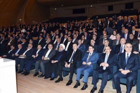 Bakıda prezidentlərin iştirakı ilə Azərbaycan-İran biznes forumu keçirilir - FOTOLAR