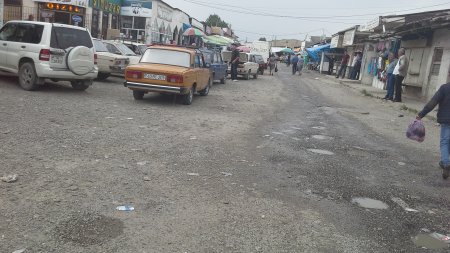 “Qubanın mərkəzi bazarının vəziyyəti bu turizm məkanını gözdən salır”- FOTOLAR