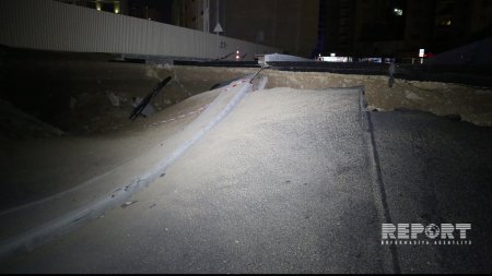 Bakının mərkəzində avtomobil yolu çökdü (FOTO/VİDEO)