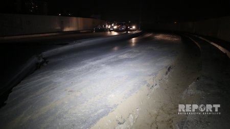 Bakının mərkəzində avtomobil yolu çökdü (FOTO/VİDEO)