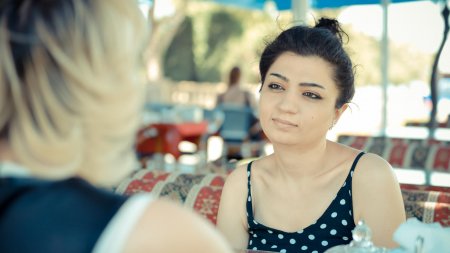 Zümrüd Qasımova: "Ərimlə sevgimizin azalacağından qorxuruq" - 