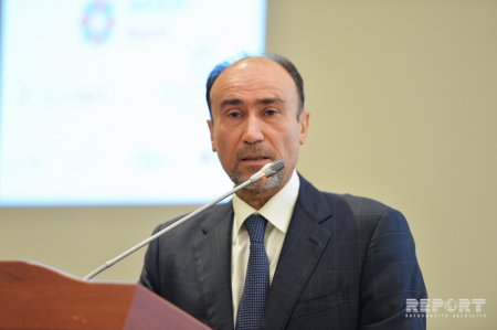 Azərbaycan banklarında dollar satışına limit qoyulmasının səbəbi açıqlandı