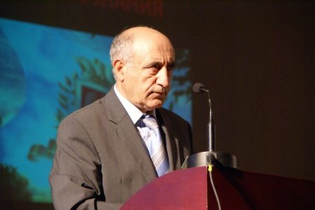 "Ali məktəb diplomlarının 40 faizi tələblərə cavab vermir" - 