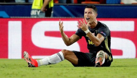 Ronaldo meydanda göz yaşı tökdü