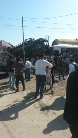 Bakıda avtobusla qatar toqquşdu: azyaşlı öldü, 34 nəfər yaralandı 