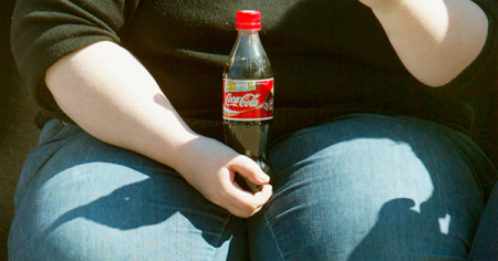 Tədqiqatçılar "Coca-cola"nın zərərlərini araşdırıb