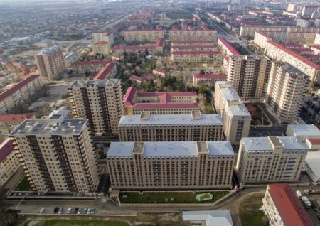 Prezident Sumqayıtda qaçqın və məcburi köçkünlər üçün inşa olunan yaşayış binaları kompleksinin açılışında iştirak edib