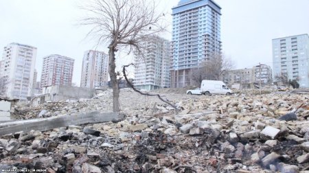 “Sovetski”də Bağırov qardaşlarının söküntü kələyi - Fotolar