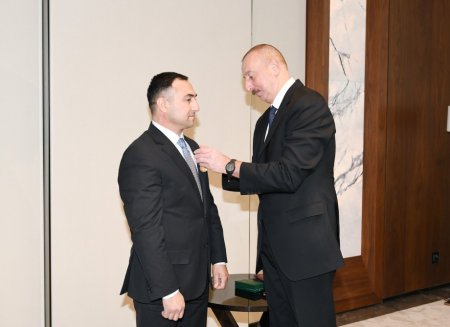 İlham Əliyev Şirinov qardaşlarına “İgidliyə görə” medalını təqdim etdi (FOTOLAR)