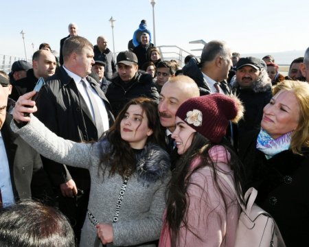 Prezident sumqayıtlı tələbənin xahişini yerə salmadı: Bu məsələni də həll edəcəyik (FOTOLAR)