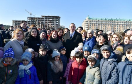 Prezident sumqayıtlı tələbənin xahişini yerə salmadı: Bu məsələni də həll edəcəyik (FOTOLAR)
