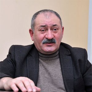 İlham Əliyev daha bir aktyora mənzil bağışladı