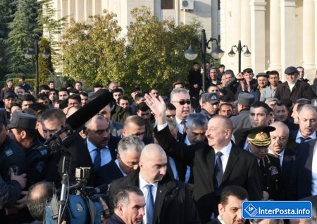 Prezident Ağsu sakinlərinin problemlərini dinlədi - Fotolar