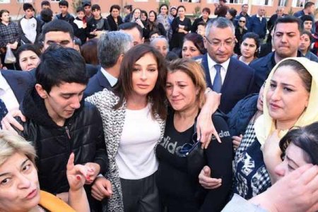 Mehriban Əliyeva məcburi köçkünlərlə görüşdü - FOTO/VİDEO