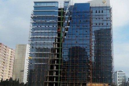 Sabiq nazir 50 milyon manatlıq binasını satışa çıxardı