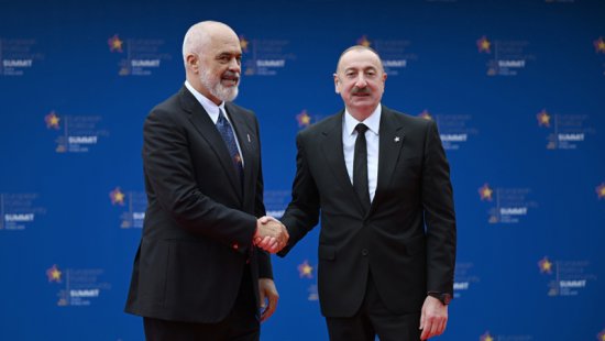 Prezident Zirvə toplantısının açılış plenar sessiyasında iştirak edir (YENİLƏNİB)