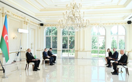 İlham Əliyev: Azərbaycan ilə Aİ arasında yüksək səviyyəli təmaslar ikitərəfli münasibətlərdə yeni səhifənin açılmasına şərait yaradır
 