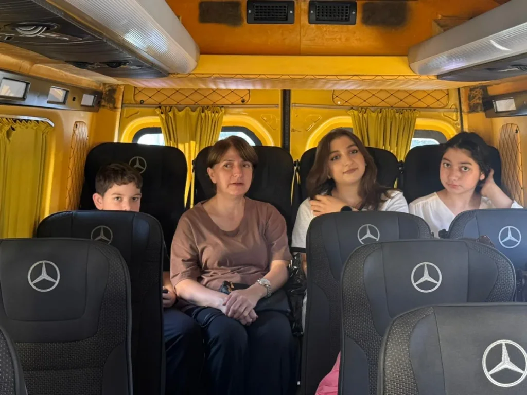 Şükürbəyliyə daha 45 ailə yola salındı (FOTO)