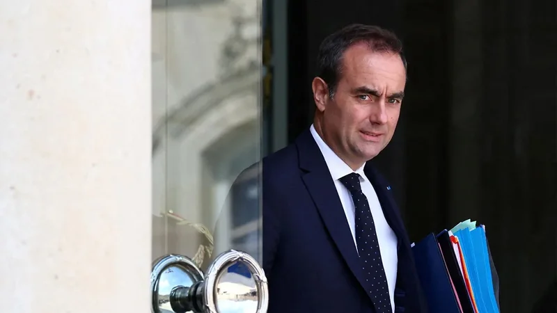 Fransa hökumətində narkotik istifadə edən əməkdaşlar aşkarlandı