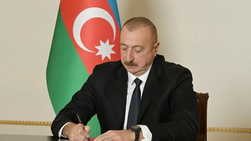 Prezident bu şəxslərə diplomatik rütbə verdi